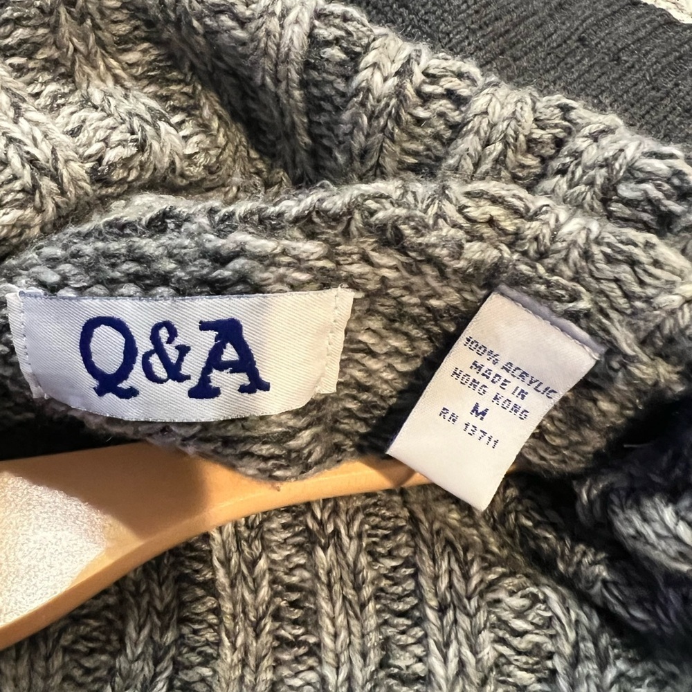 Charcoal Grey Black Turtleneck Sweater Size M - Picture 2 of 8